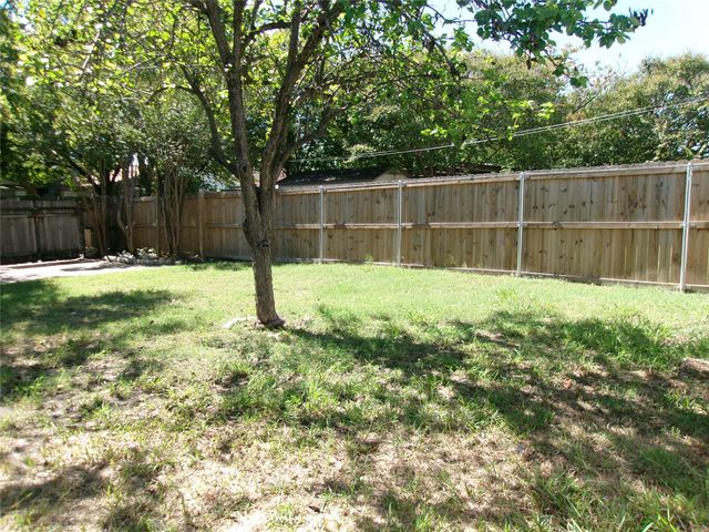 665 Stonewall Drive, Grand Prairie, TX 75052