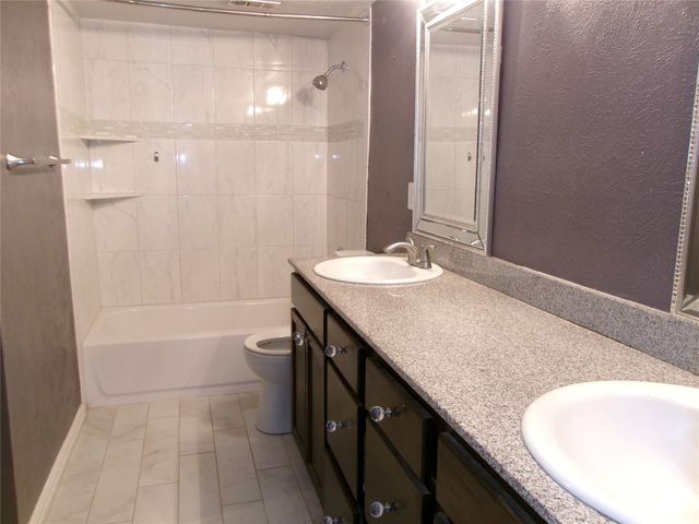 665 Stonewall Drive, Grand Prairie, TX 75052