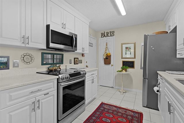 1025 AVALON AVENUE, The Villages, FL 32159