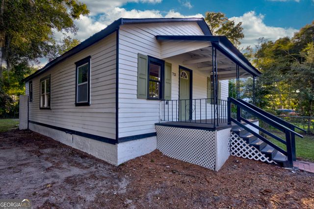 713 Atlanta Street, Savannah, GA 31405