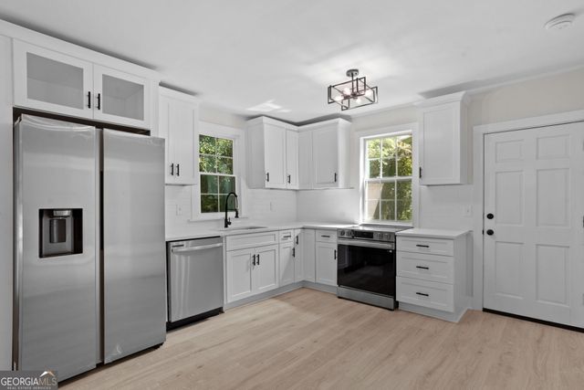 713 Atlanta Street, Savannah, GA 31405