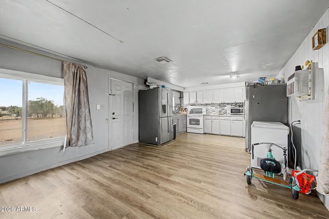 20843 W TIP TOP MINE Road, Wittmann, AZ 85361