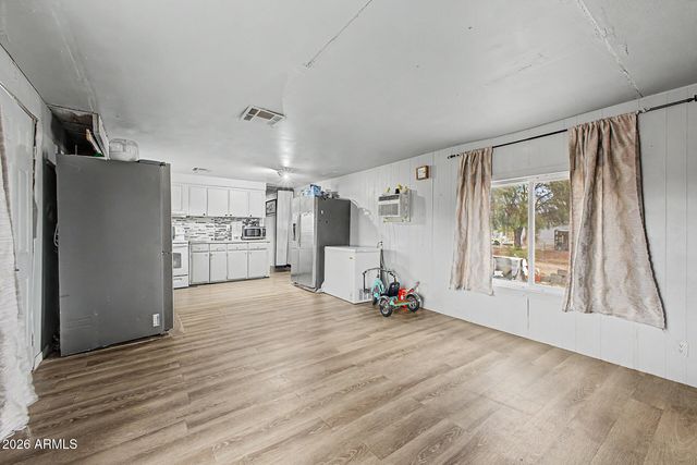 20843 W TIP TOP MINE Road, Wittmann, AZ 85361