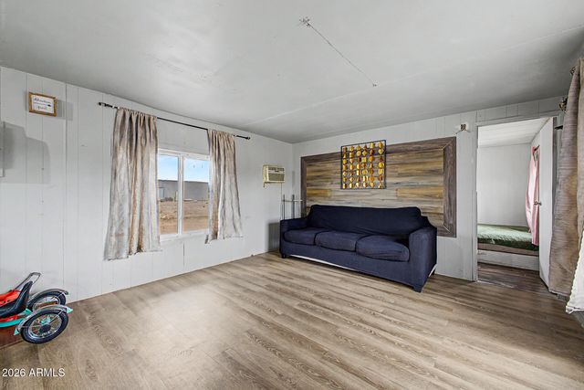 20843 W TIP TOP MINE Road, Wittmann, AZ 85361