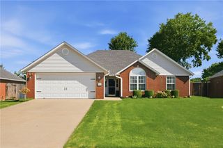 6109 Pleasant Place, Rogers, AR 72758