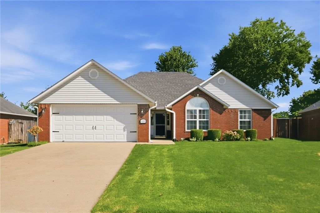 6109 Pleasant Place, Rogers, AR 72758