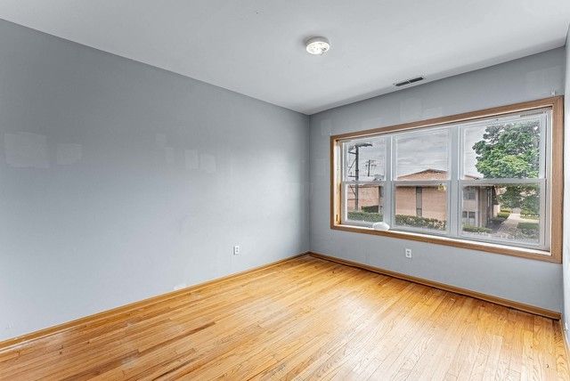 5543 W Diversey Avenue, Chicago, IL 60639