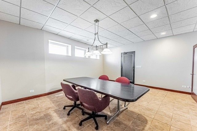 5543 W Diversey Avenue, Chicago, IL 60639