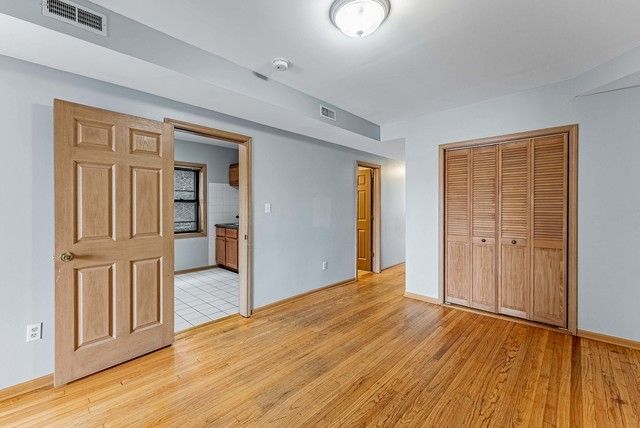 5543 W Diversey Avenue, Chicago, IL 60639