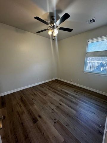 10421 SW Salt Fork Drive, Yukon, OK 73099
