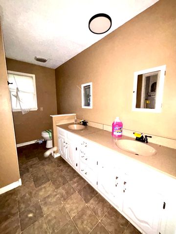 630 E Kay Street, Republic, MO 65738