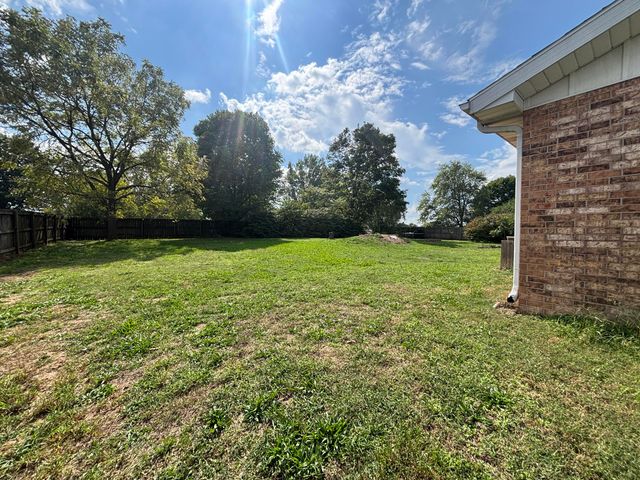 630 E Kay Street, Republic, MO 65738