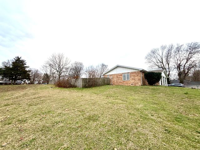 630 E Kay Street, Republic, MO 65738