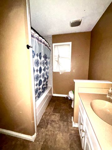 630 E Kay Street, Republic, MO 65738