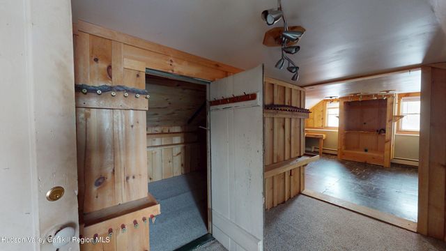 528 Schoharie Turnpike, Athens, NY 12015