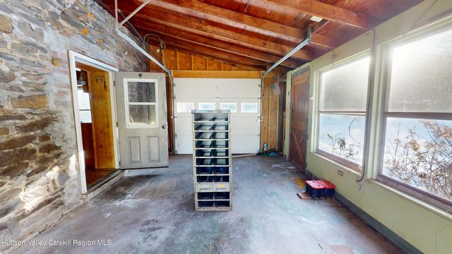 528 Schoharie Turnpike, Athens, NY 12015