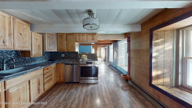 528 Schoharie Turnpike, Athens, NY 12015