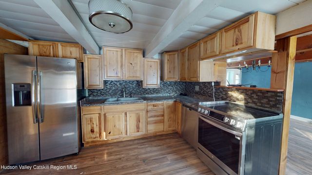 528 Schoharie Turnpike, Athens, NY 12015