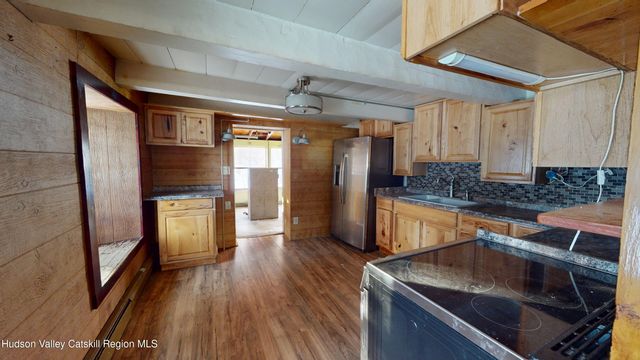 528 Schoharie Turnpike, Athens, NY 12015