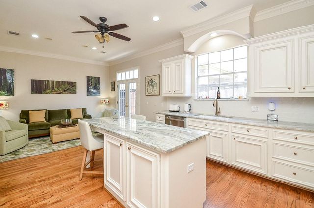 1718 Nantucket Drive C, Houston, TX 77057