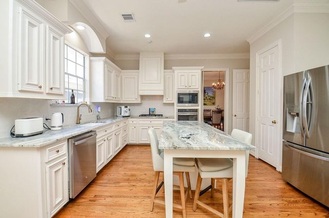 1718 Nantucket Drive C, Houston, TX 77057