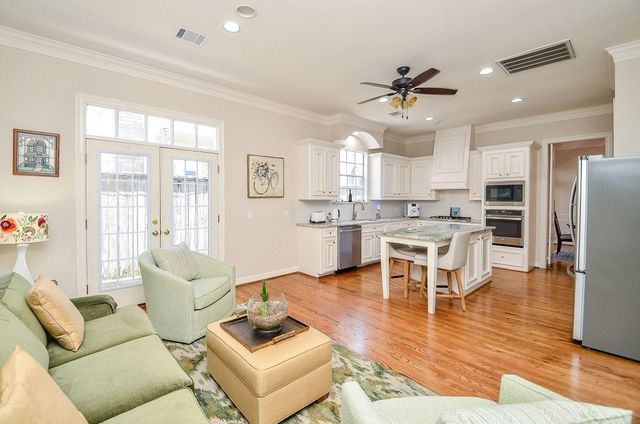 1718 Nantucket Drive C, Houston, TX 77057