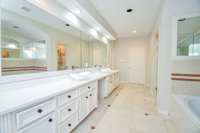 1718 Nantucket Drive C, Houston, TX 77057