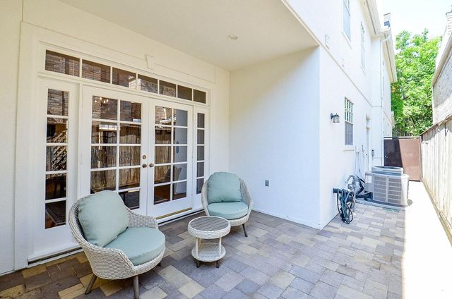 1718 Nantucket Drive C, Houston, TX 77057