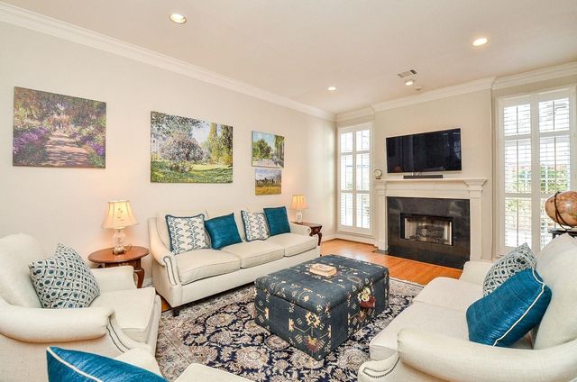 1718 Nantucket Drive C, Houston, TX 77057