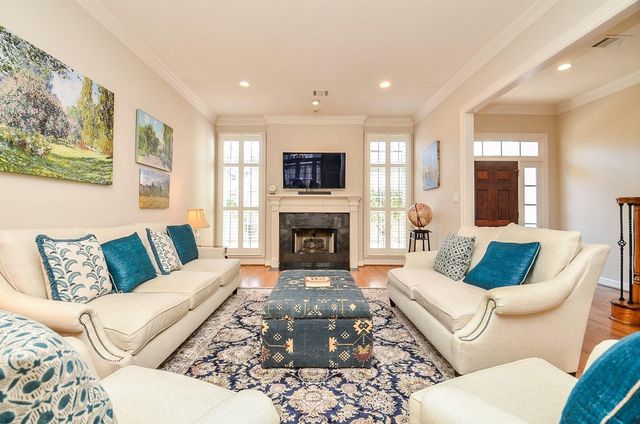 1718 Nantucket Drive C, Houston, TX 77057