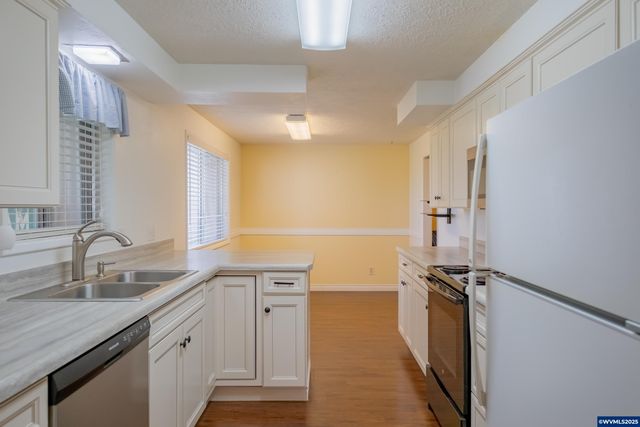 474 E Clackamas Cir, Woodburn, OR 97071