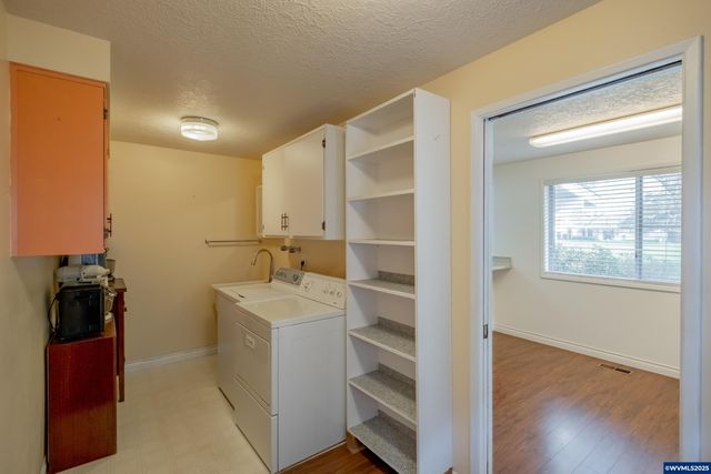 474 E Clackamas Cir, Woodburn, OR 97071