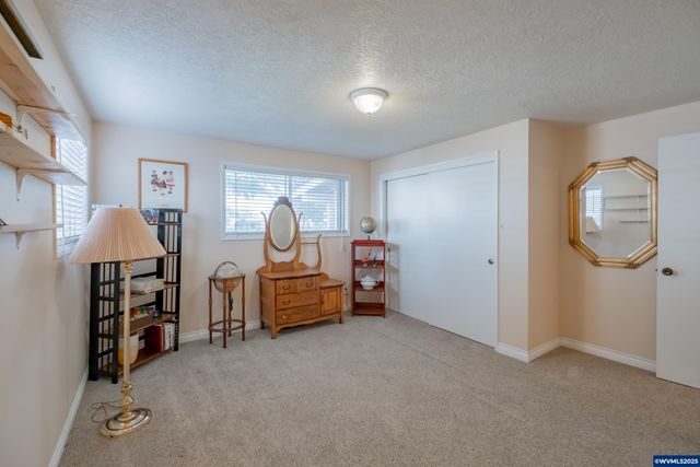 474 E Clackamas Cir, Woodburn, OR 97071