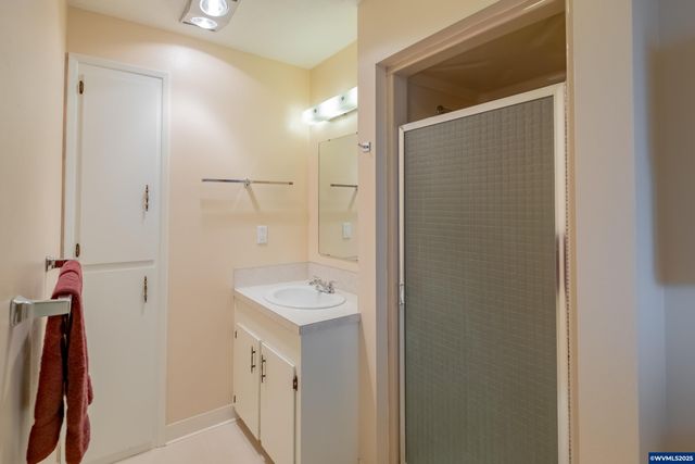 474 E Clackamas Cir, Woodburn, OR 97071