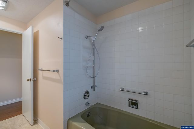 474 E Clackamas Cir, Woodburn, OR 97071