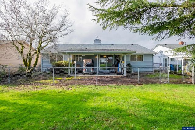 474 E Clackamas Cir, Woodburn, OR 97071