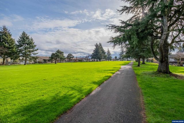 474 E Clackamas Cir, Woodburn, OR 97071