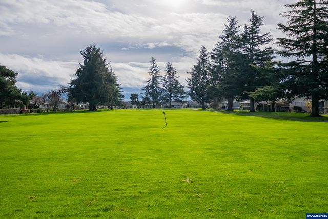 474 E Clackamas Cir, Woodburn, OR 97071