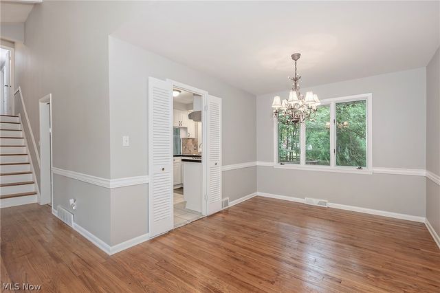 5512 Lansbury Lane, Lyndhurst, OH 44124