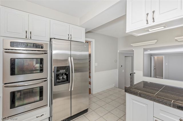 5512 Lansbury Lane, Lyndhurst, OH 44124
