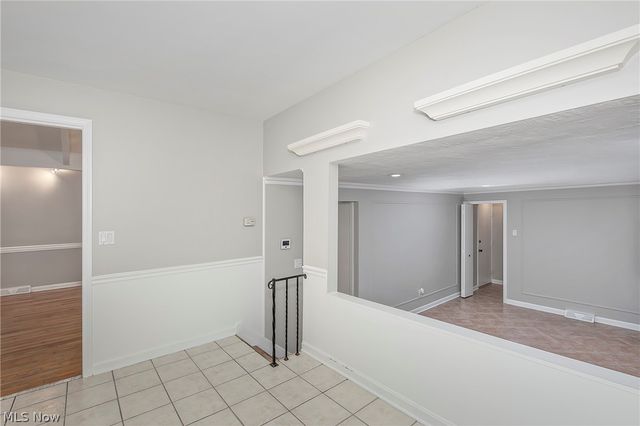 5512 Lansbury Lane, Lyndhurst, OH 44124