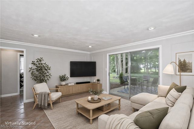 5512 Lansbury Lane, Lyndhurst, OH 44124