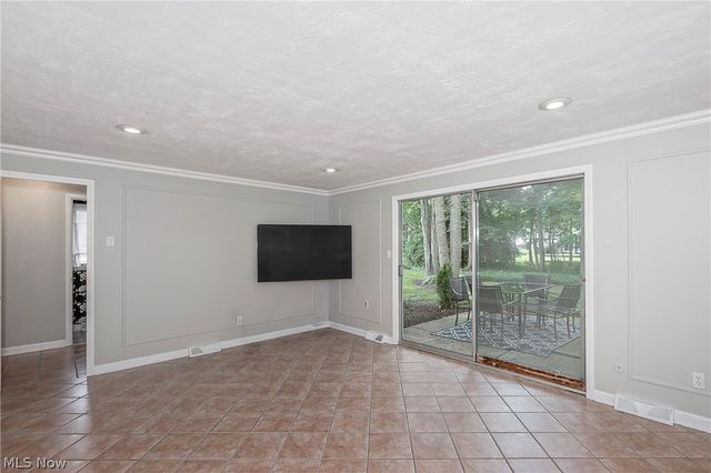 5512 Lansbury Lane, Lyndhurst, OH 44124