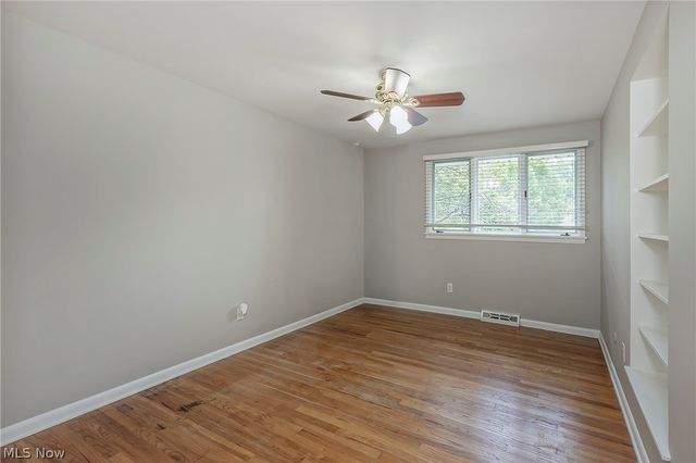 5512 Lansbury Lane, Lyndhurst, OH 44124