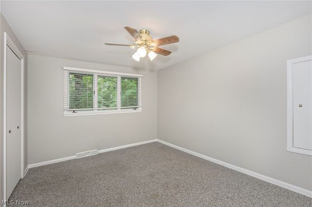 5512 Lansbury Lane, Lyndhurst, OH 44124