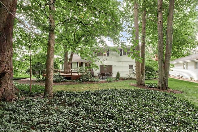 5512 Lansbury Lane, Lyndhurst, OH 44124
