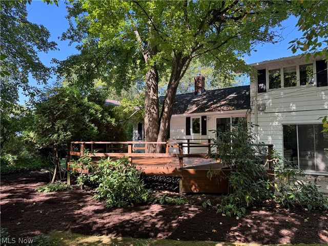 5512 Lansbury Lane, Lyndhurst, OH 44124