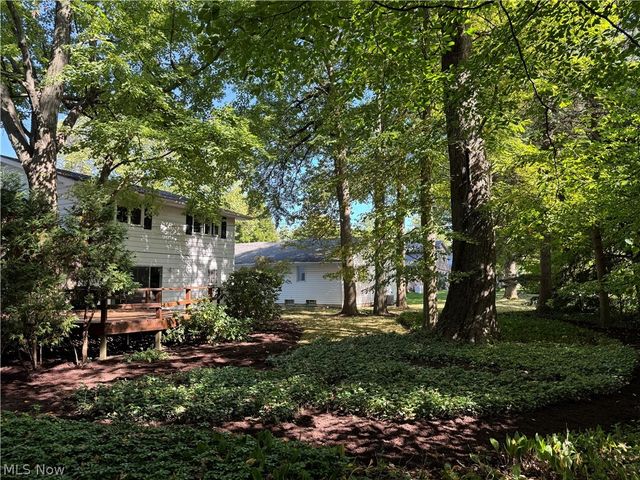 5512 Lansbury Lane, Lyndhurst, OH 44124