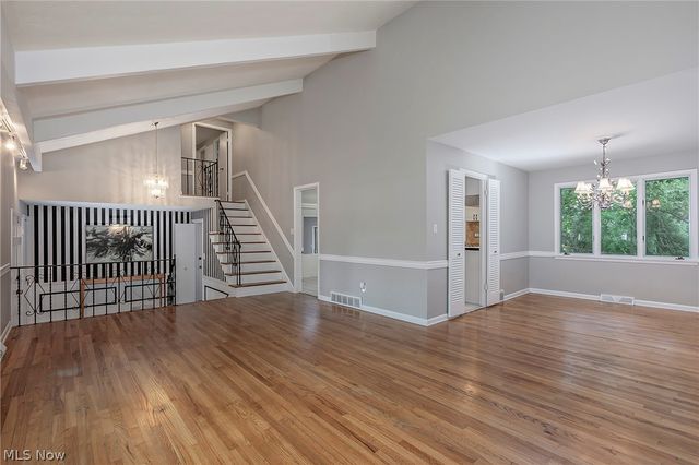 5512 Lansbury Lane, Lyndhurst, OH 44124