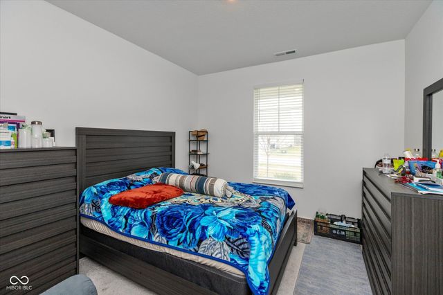 2318 Riviera Place, Greenwood, IN 46143